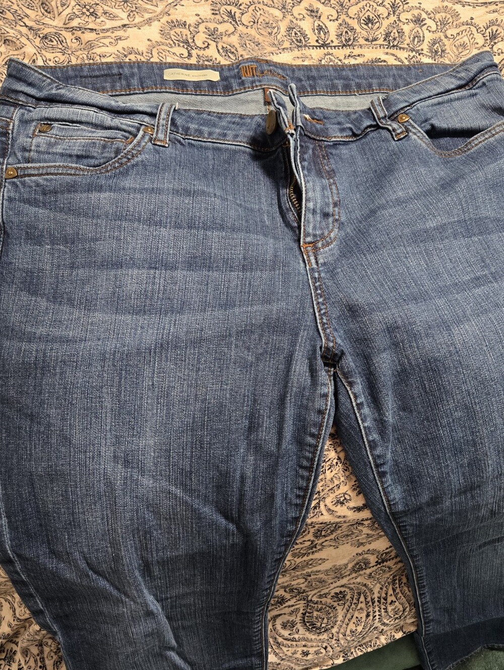 Women's Classic Blue Denim Jeans - Straight Fit
